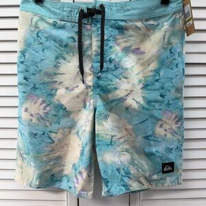 Quiksilver boys size 14 Blue tye die board Shorts nwt